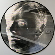 Afbeelding in Gallery-weergave laden, David Bowie - On My TVC15 (LP)