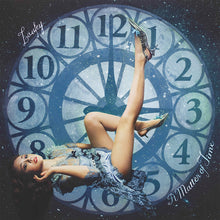 Afbeelding in Gallery-weergave laden, Laufey - A matter of time (LP)
